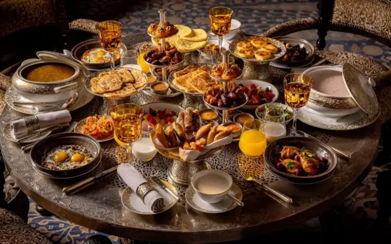 Ramadan 2026 au Maroc : Dates probables et ce qui va changer pour vos vacances en février