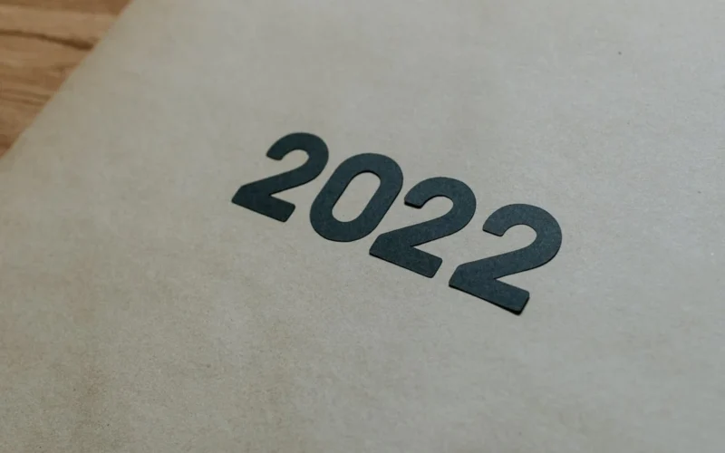 2022 cut out of paper